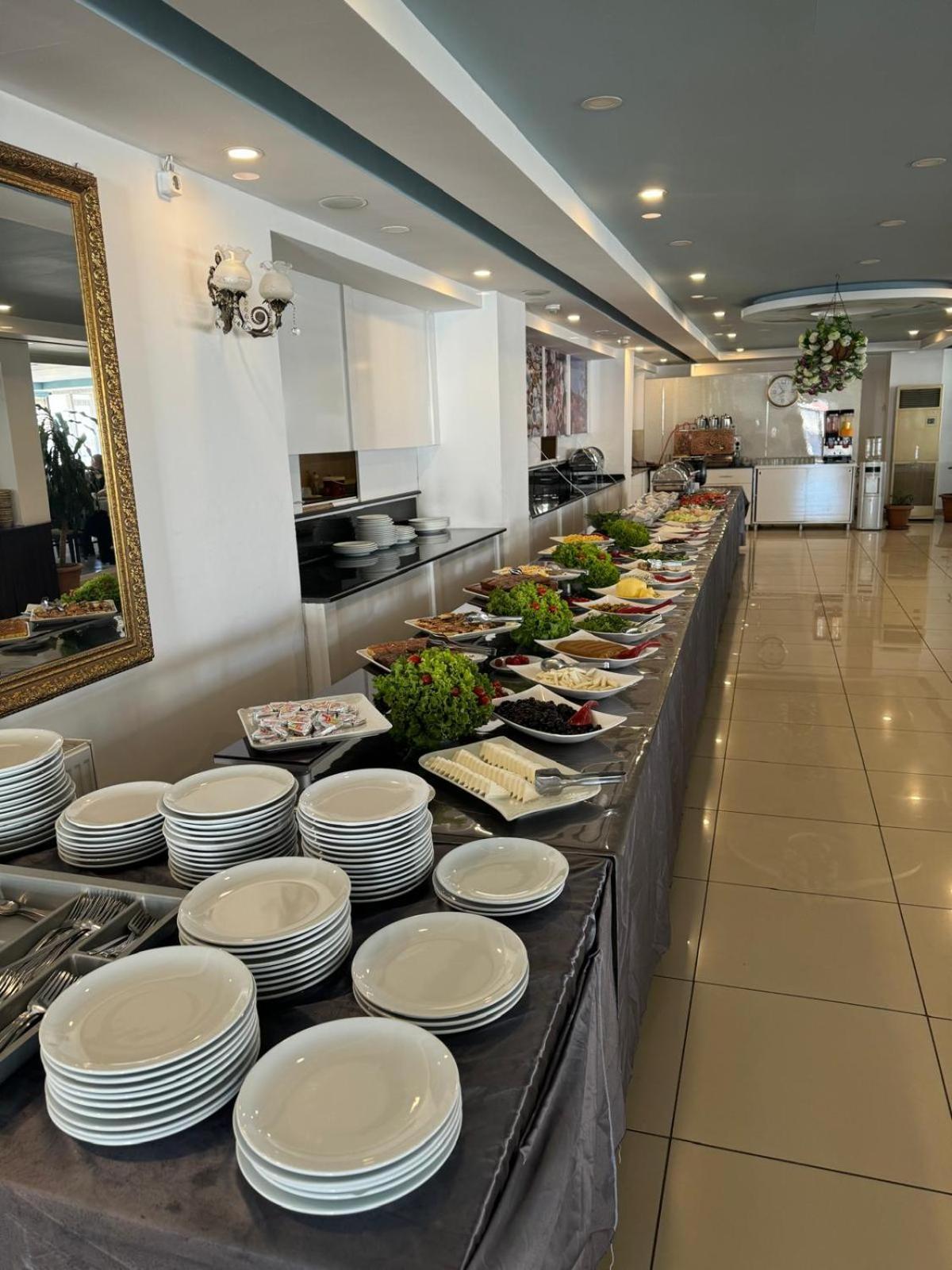 Resmina Hotel 반 외부 사진